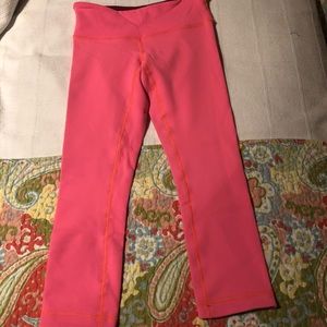 Reversible lululemon wonderunder crops